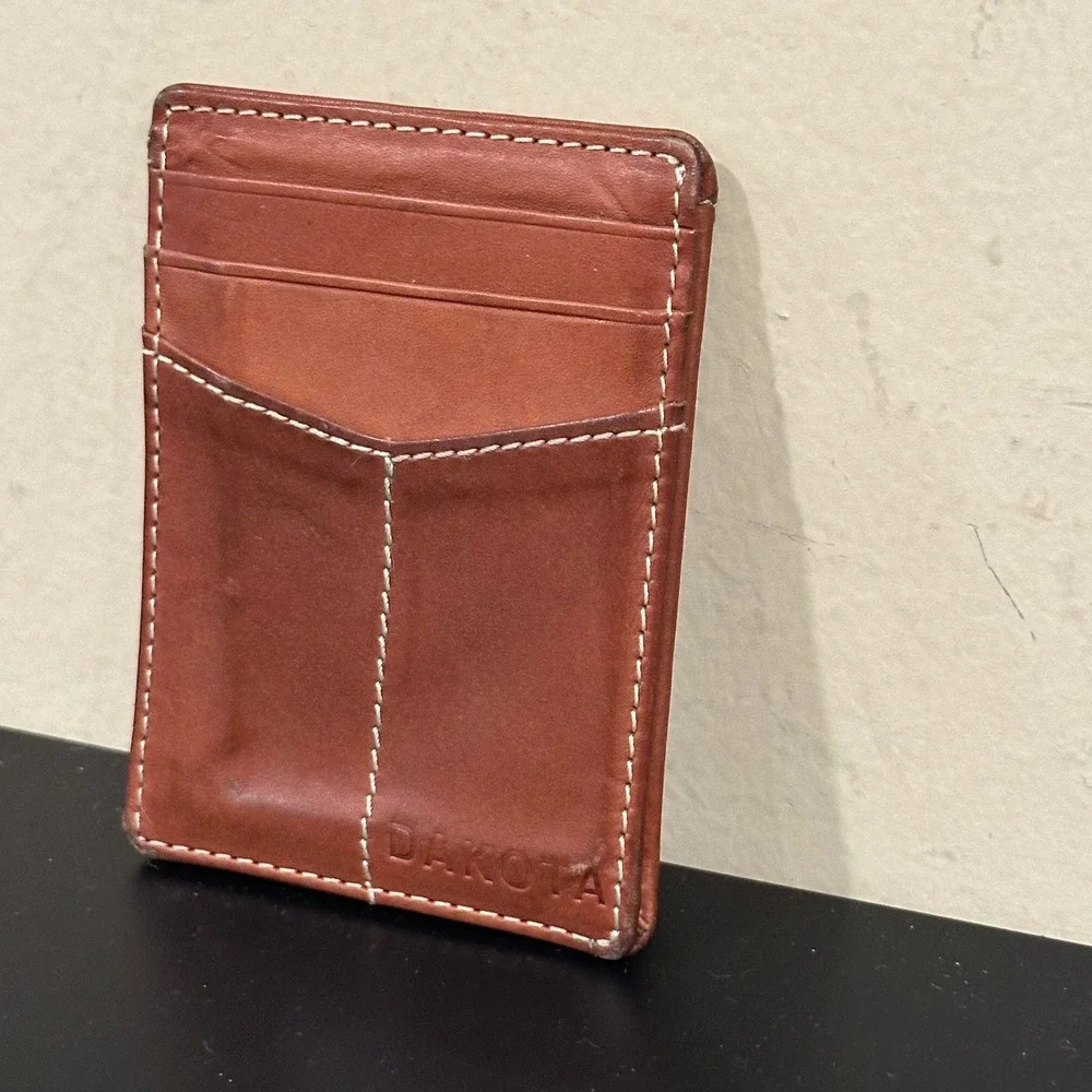 Dakota Mens Brown Leather Card Holder Wallet with Money Clip Bottle Opener